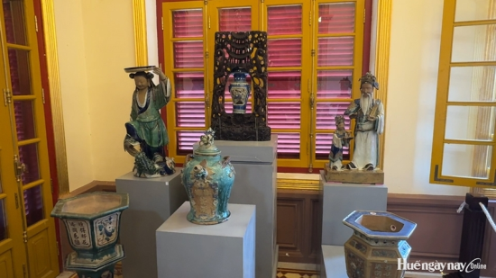 Each object tells a vivid story of history, fine arts, and the royal life. Photo: Nguyen Quan 